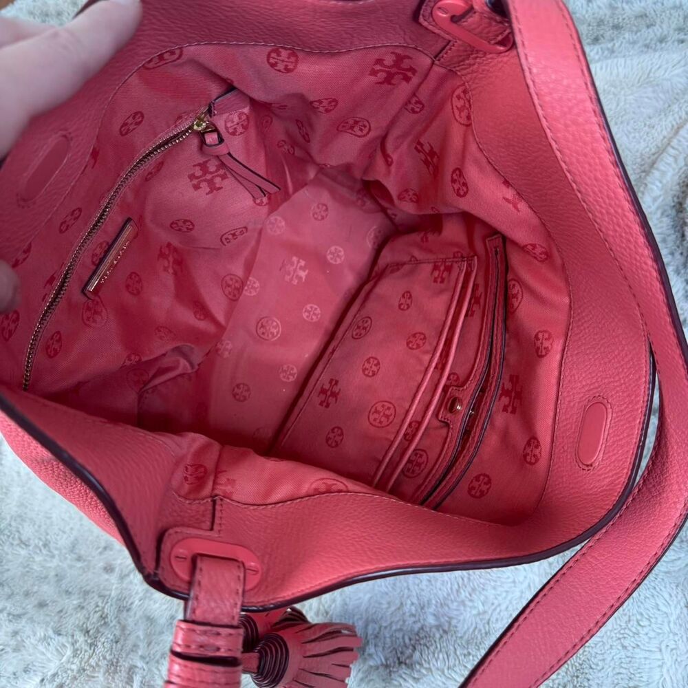 Tory Burch Coral Leather Shoulder Bag - Picture 4 of 5